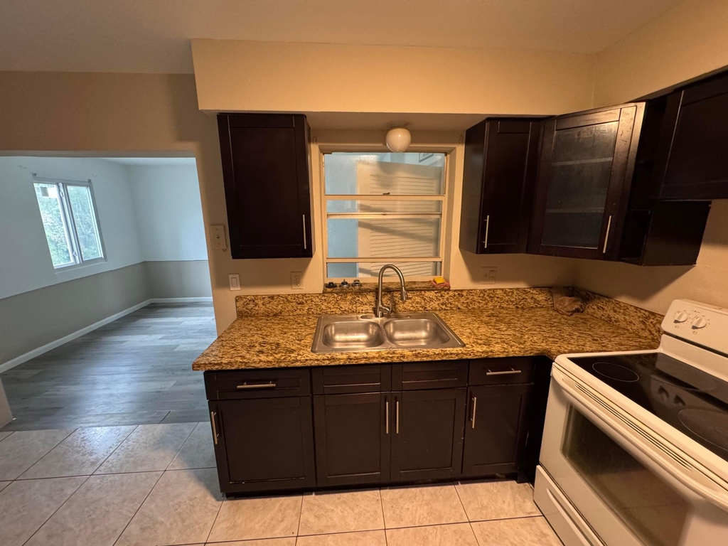 5215 Nw 16th Street - Photo 1