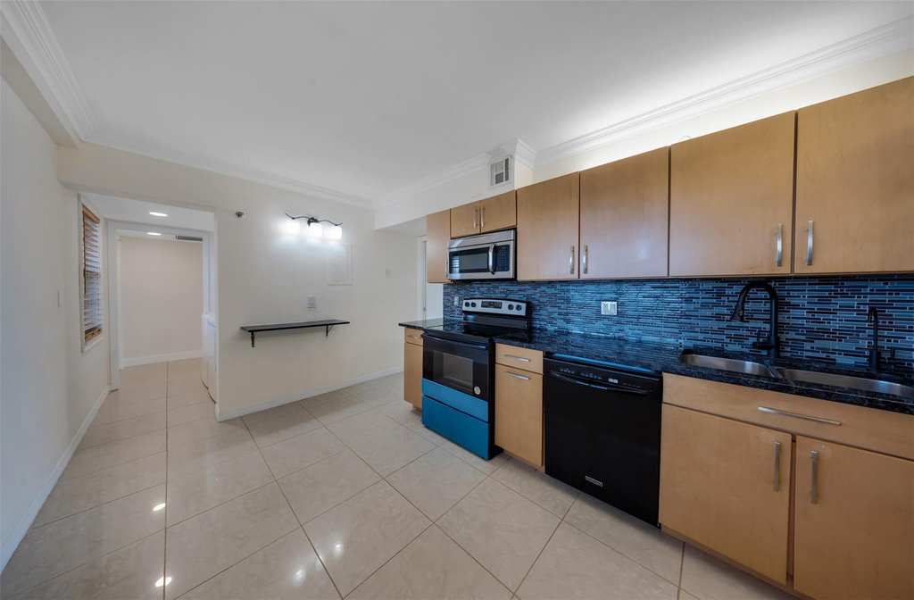 625 Oaks Drive - Photo 6