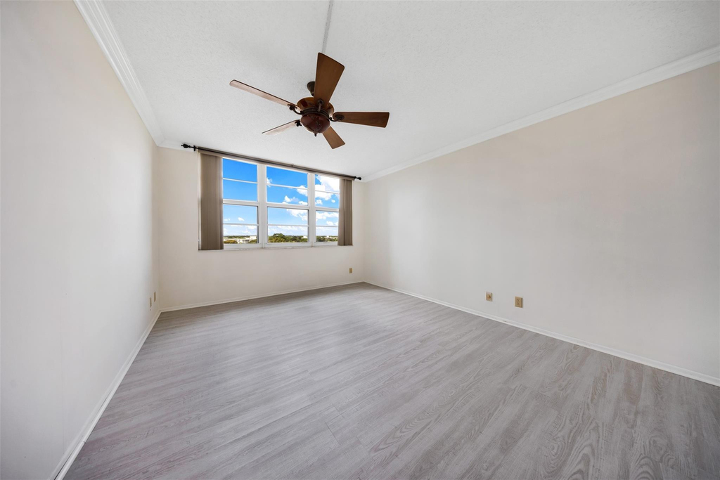 625 Oaks Drive - Photo 18