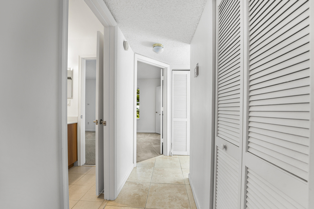1001 Crystal Way - Photo 10