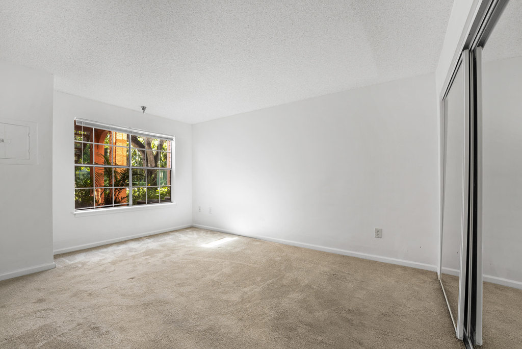 1001 Crystal Way - Photo 15