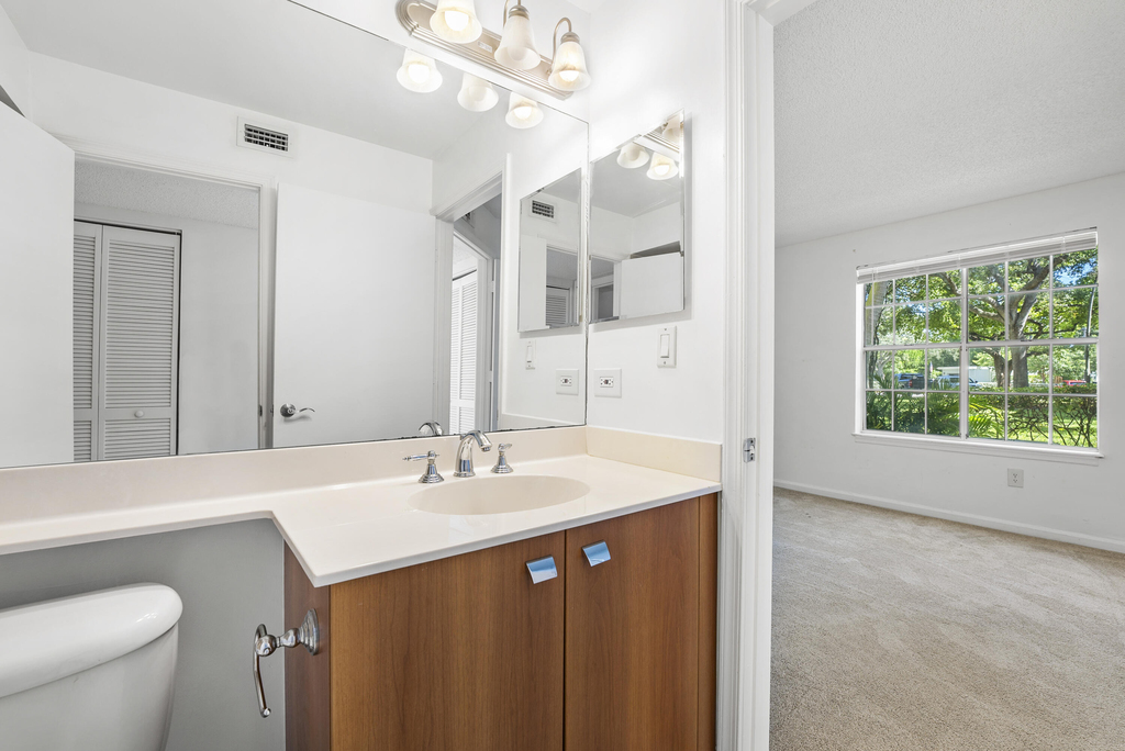 1001 Crystal Way - Photo 16