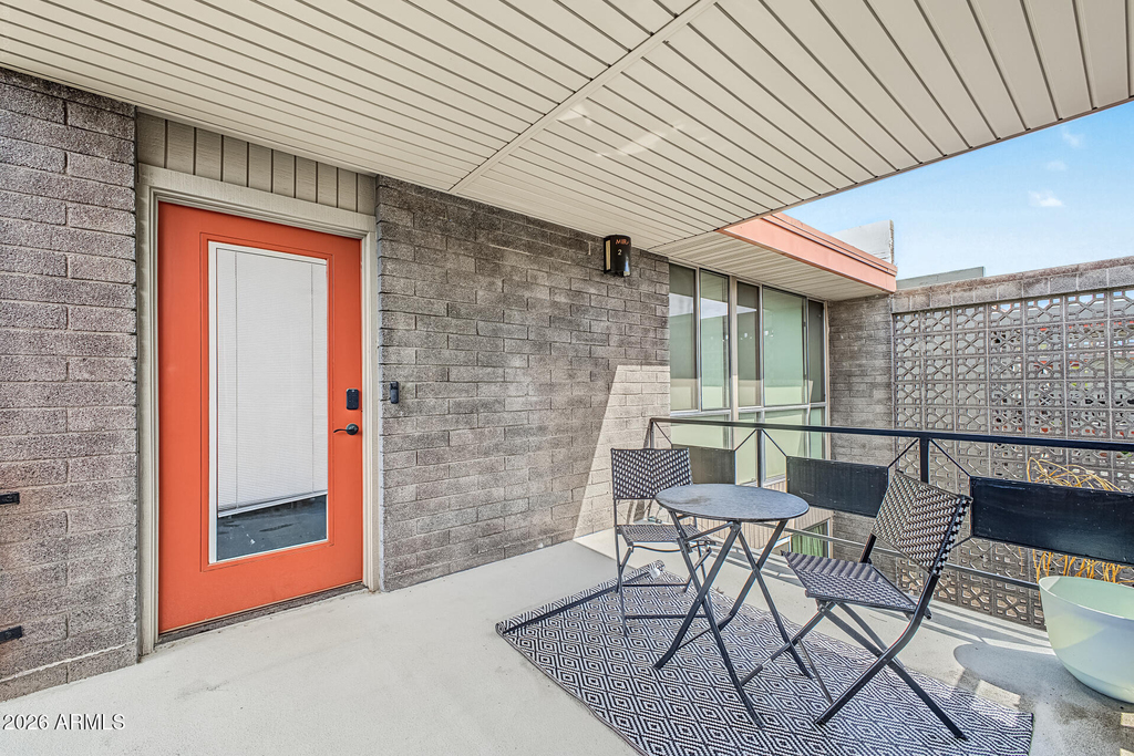 1225 E Medlock Drive - Photo 0
