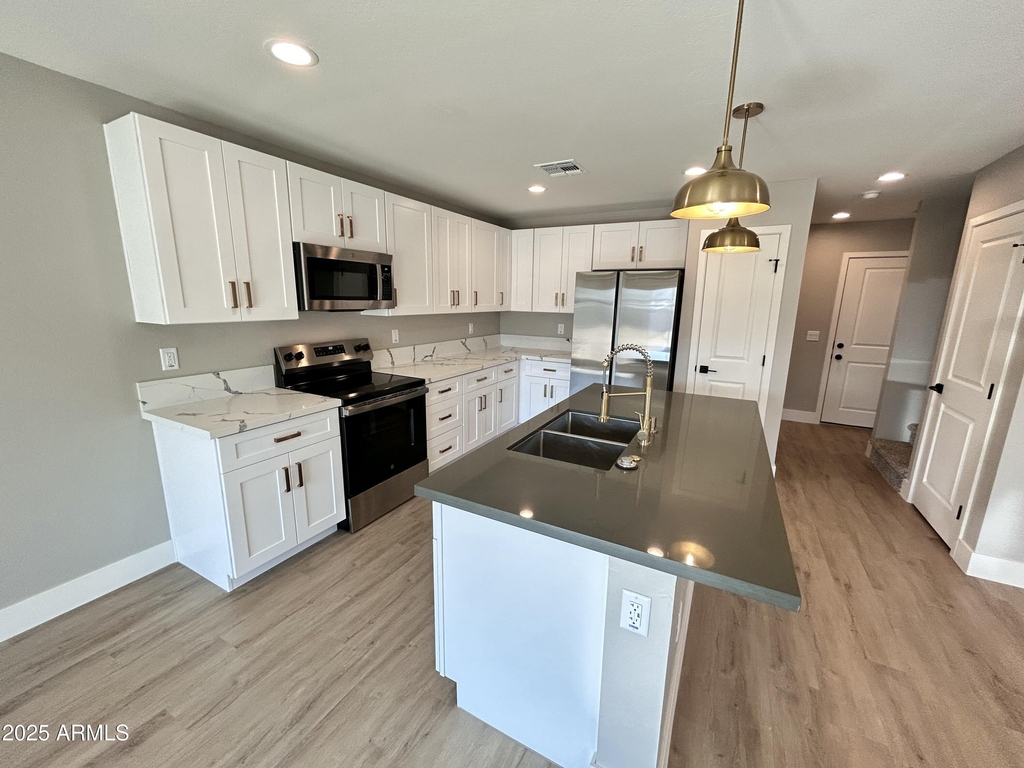 833 W Dobbins Road - Photo 0