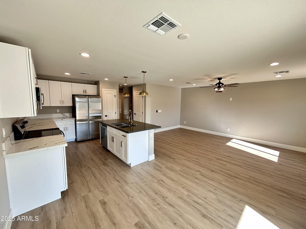 833 W Dobbins Road - Photo 2