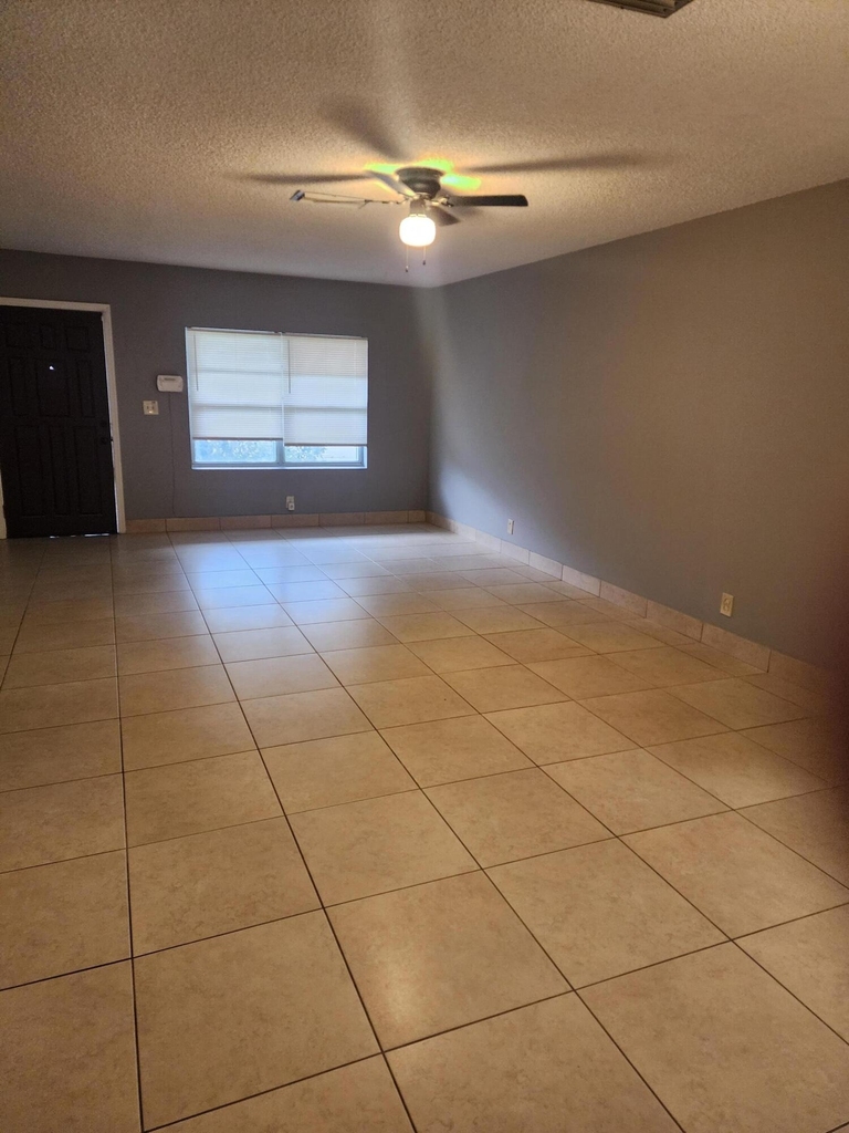 316 Sw 80th Avenue - Photo 2