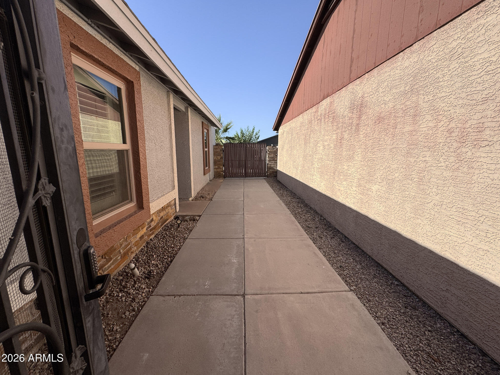 425 E Marco Polo Road - Photo 5