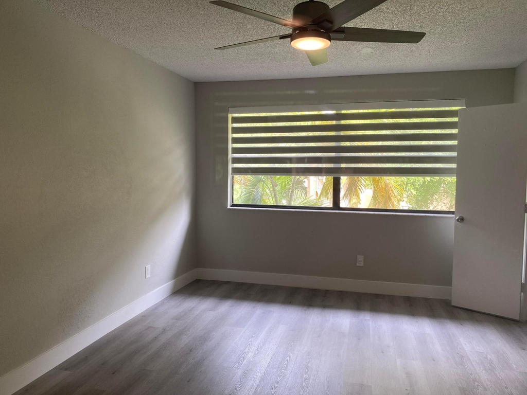 11432 Nw 43rd Street - Photo 14