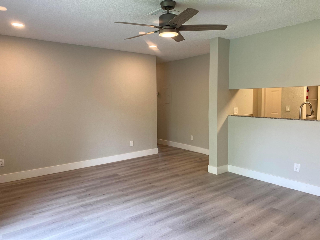 11432 Nw 43rd Street - Photo 9