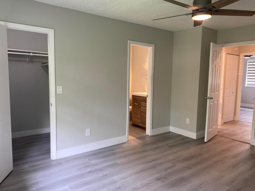 11432 Nw 43rd Street - Photo 16