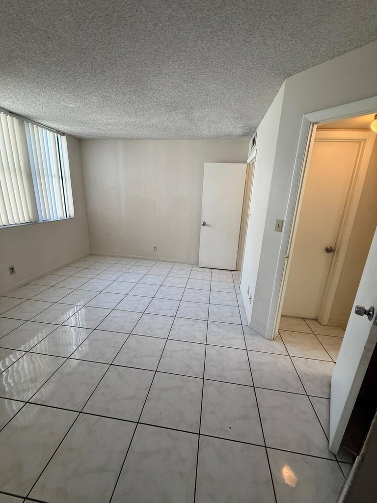 216 Lake Pointe Drive - Photo 9