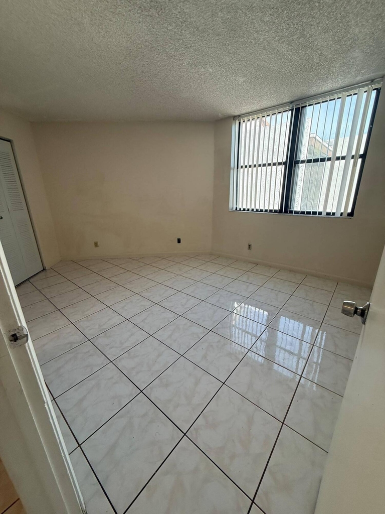 216 Lake Pointe Drive - Photo 8