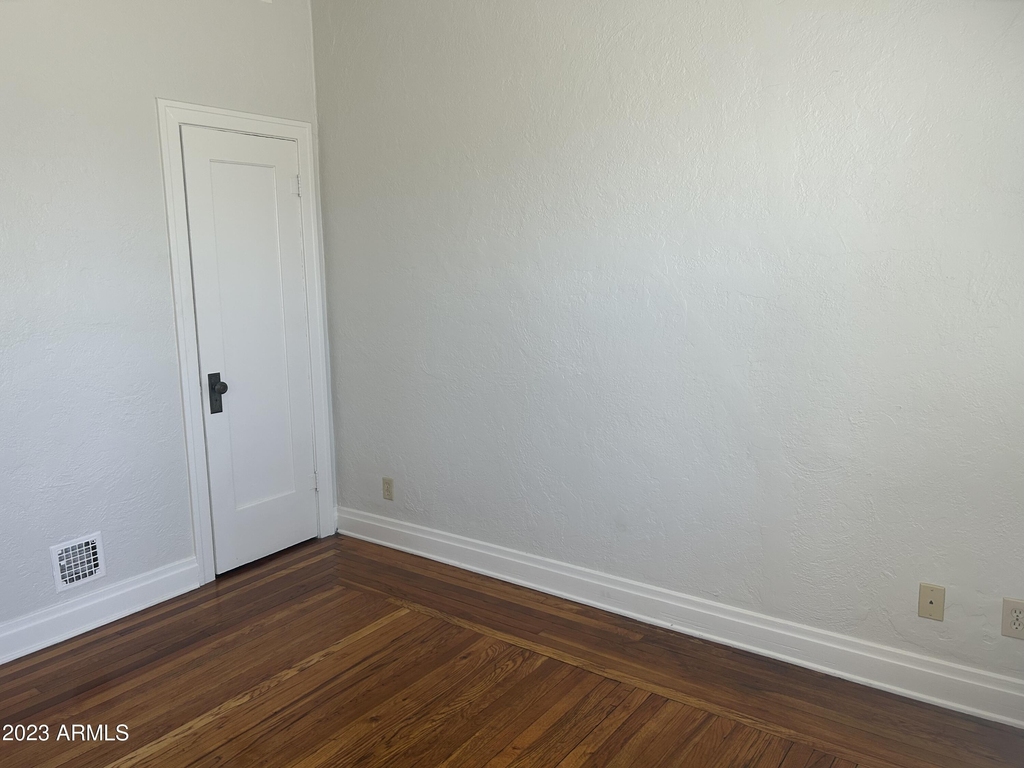 902 E Palm Lane - Photo 12
