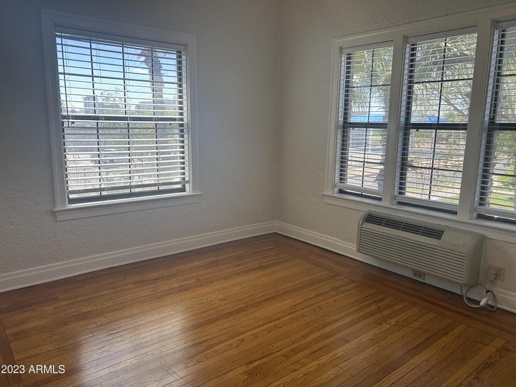 902 E Palm Lane - Photo 15