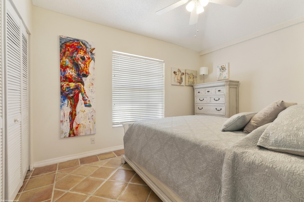 13477 Fountain View Boulevard - Photo 8
