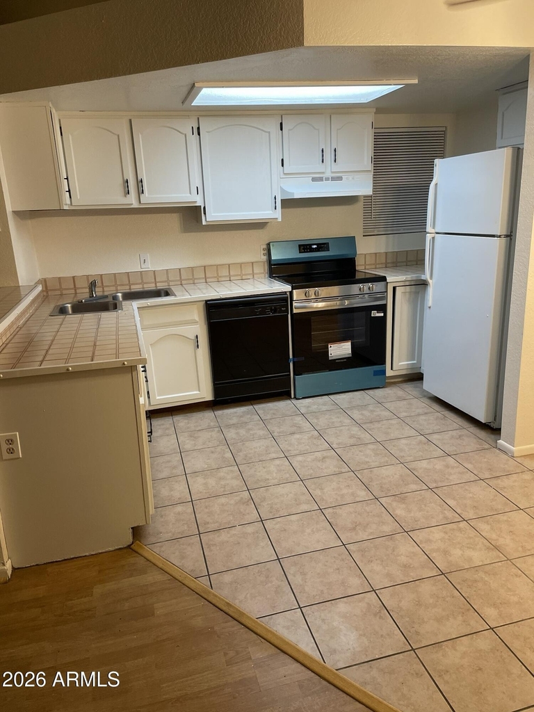 16402 N 31st Street - Photo 0
