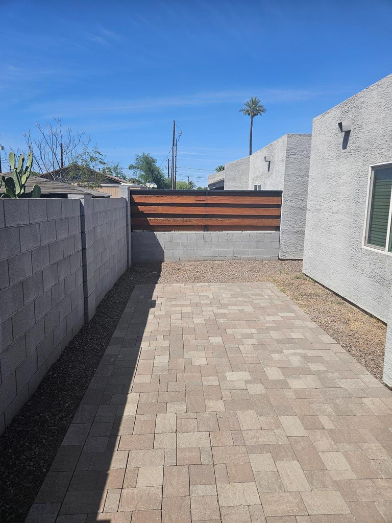 935 E Roma Avenue - Photo 17