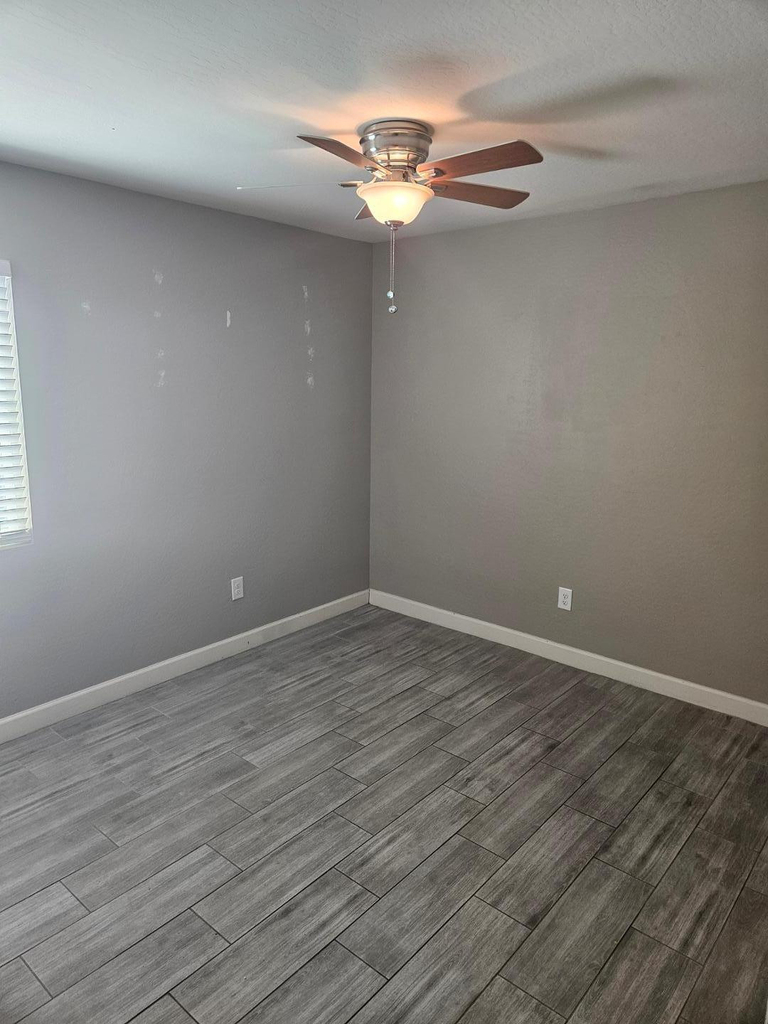935 E Roma Avenue - Photo 8