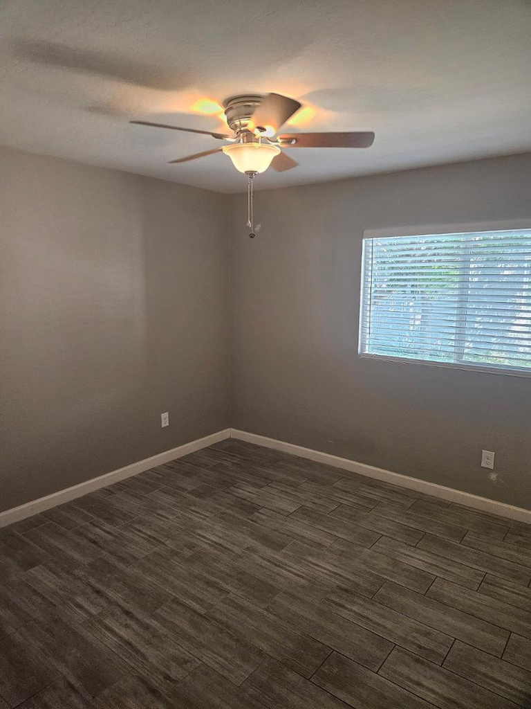 935 E Roma Avenue - Photo 12