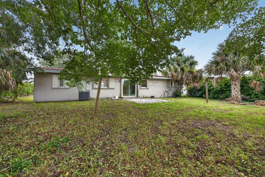 913 Se 10th Street - Photo 1