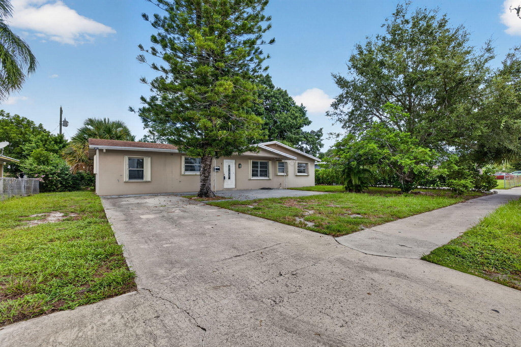 913 Se 10th Street - Photo 2