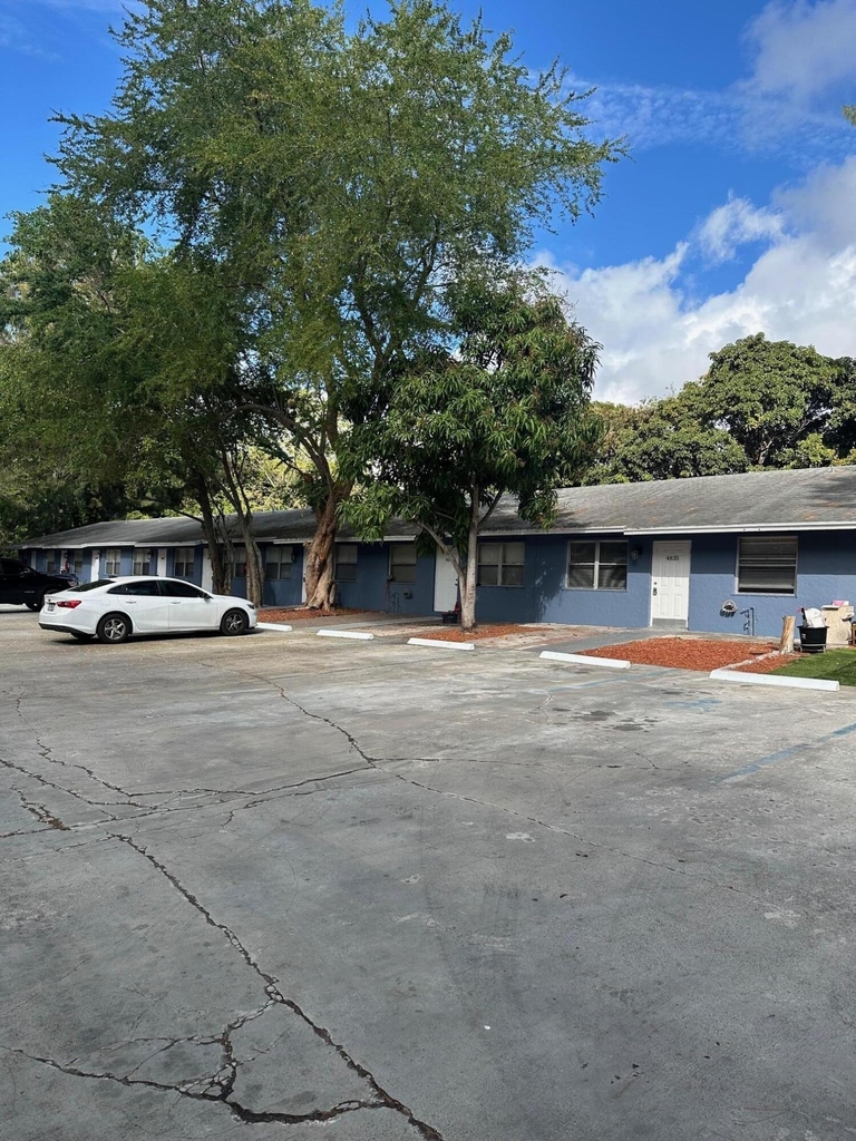 4839 Serafica Drive - Photo 9