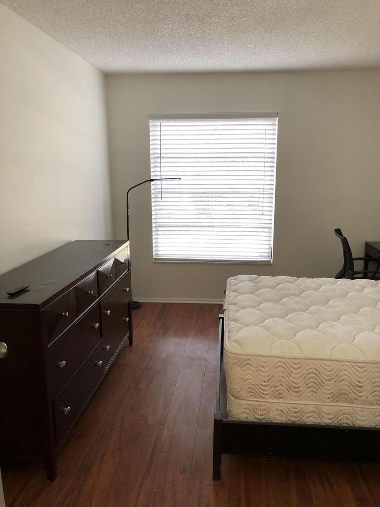 480 Nw 20th Street - Photo 11