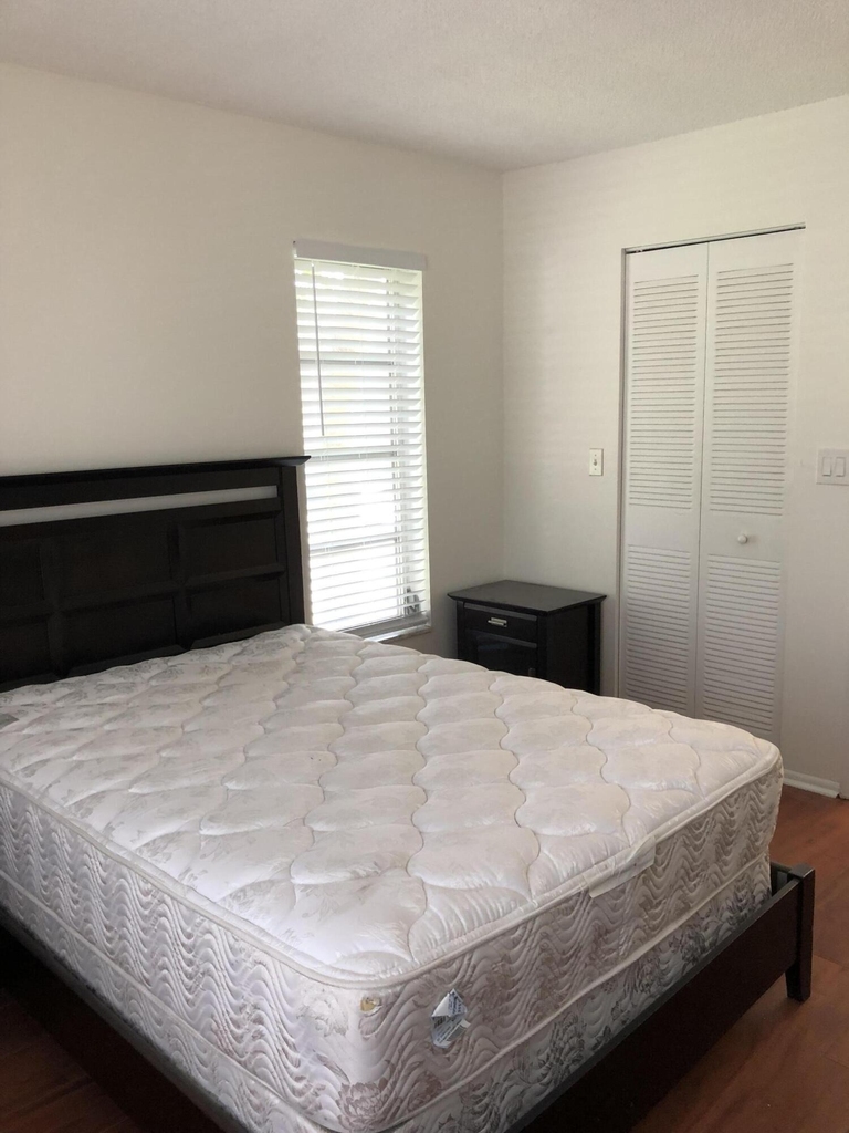 480 Nw 20th Street - Photo 13