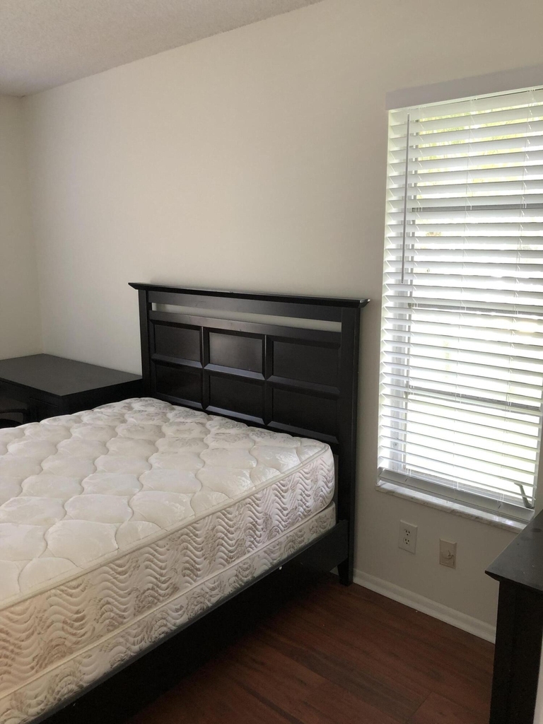 480 Nw 20th Street - Photo 12