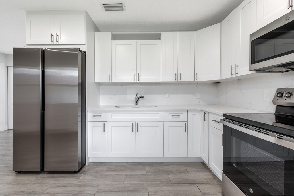 220 Jackson Avenue - Photo 5