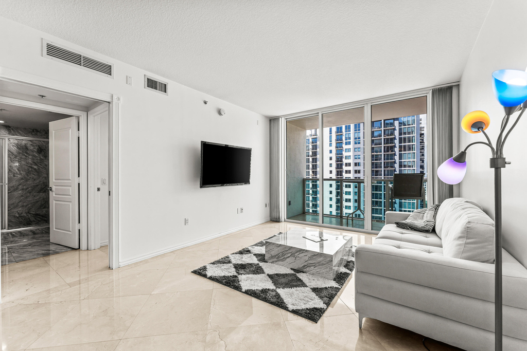 350 Se 2nd Street - Photo 5