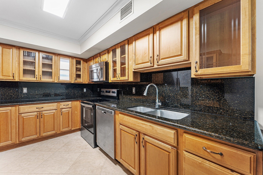 3300 Jaywood Terrace - Photo 9
