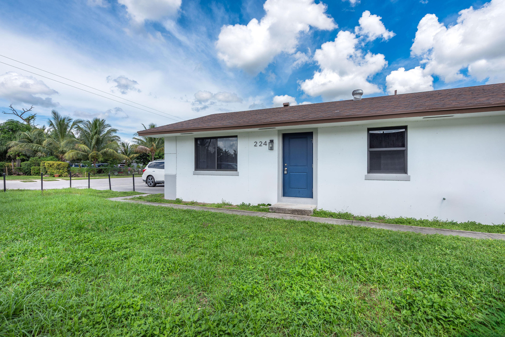 224 Jackson Avenue - Photo 1