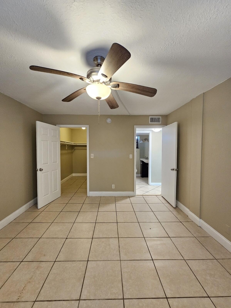 2050 N Congress Avenue - Photo 16