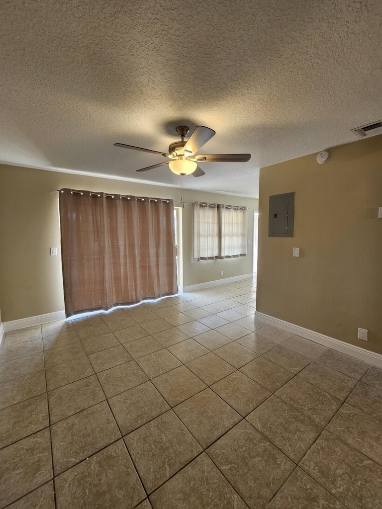 1200 W Blue Heron Boulevard - Photo 8