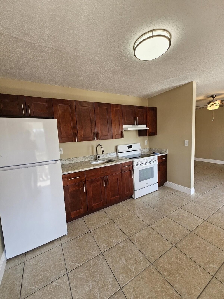 1200 W Blue Heron Boulevard - Photo 0