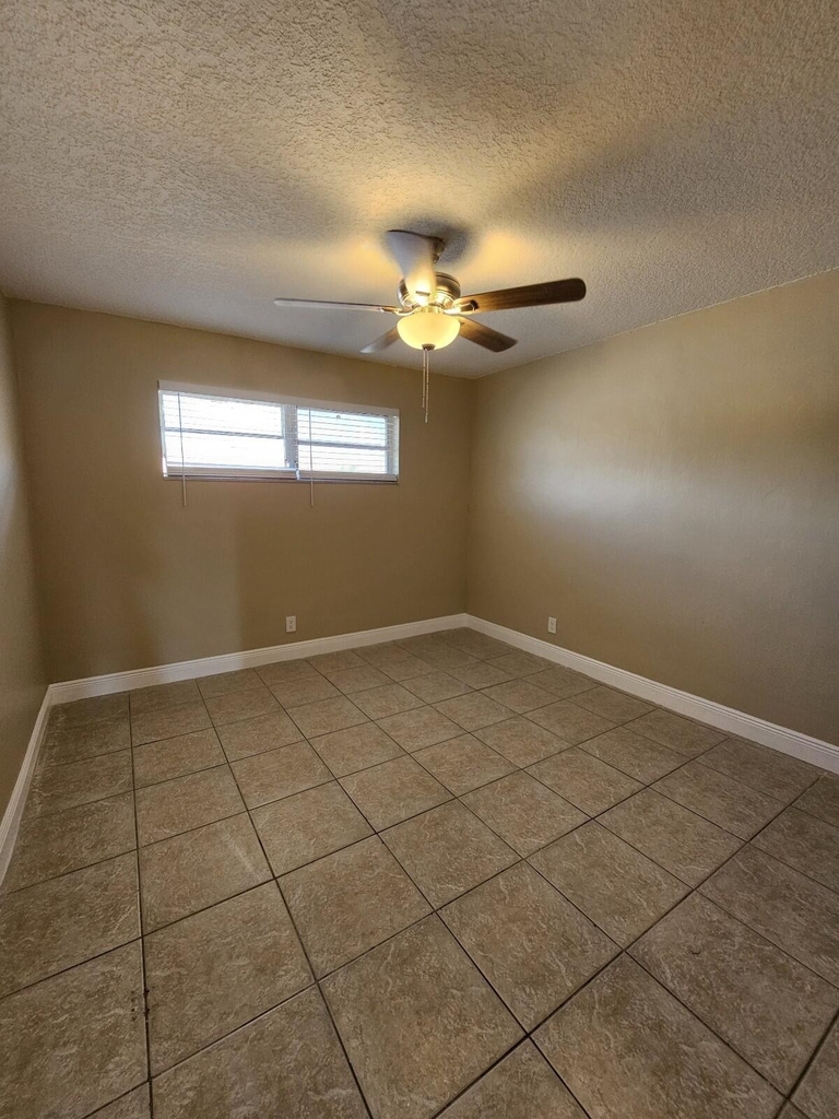 1200 W Blue Heron Boulevard - Photo 11