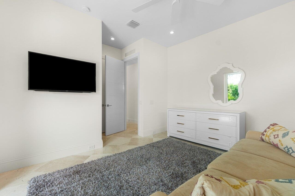 1212 Hillsboro Mile - Photo 20