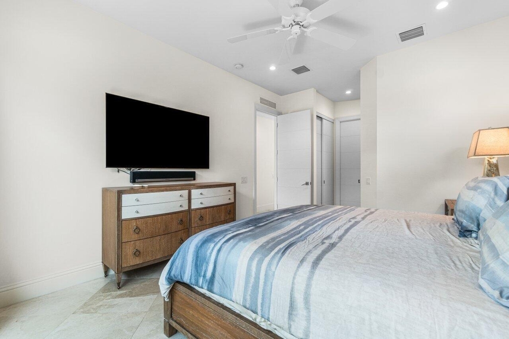 1212 Hillsboro Mile - Photo 16