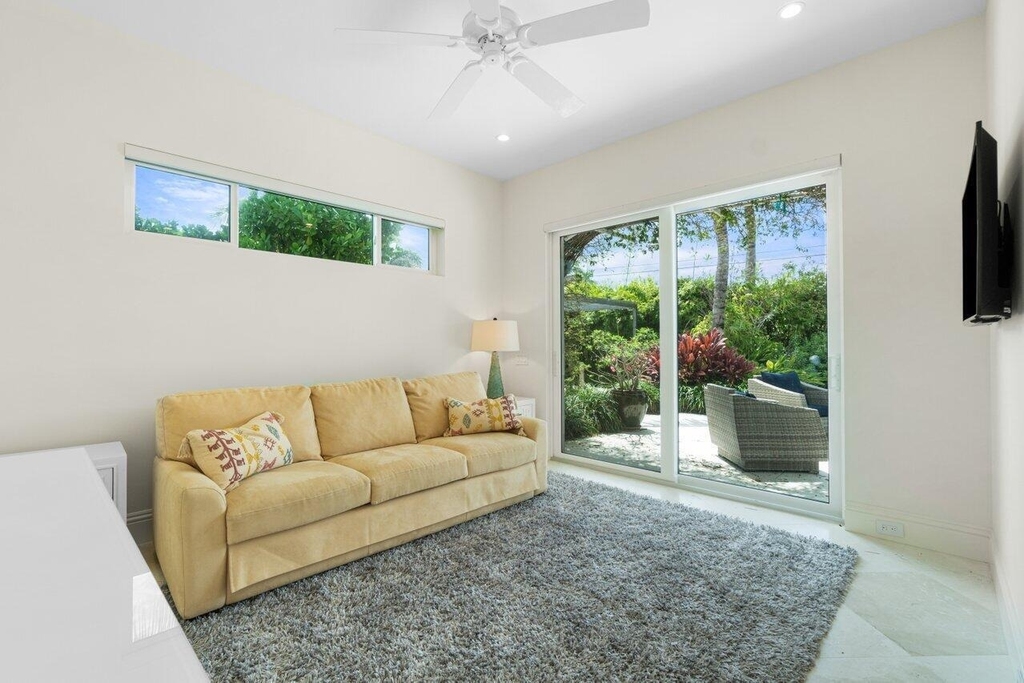 1212 Hillsboro Mile - Photo 19