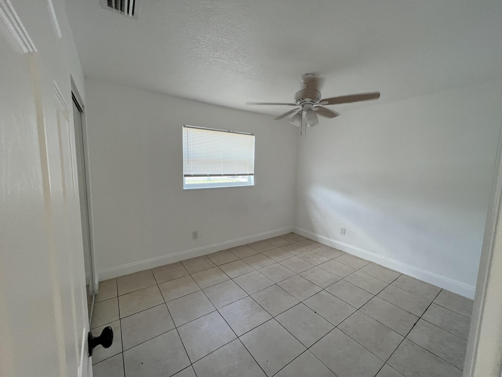 1130 N F Street - Photo 16