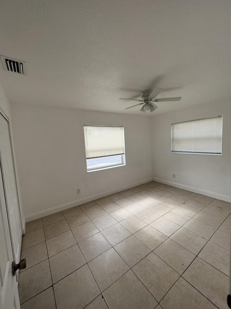 1130 N F Street - Photo 13