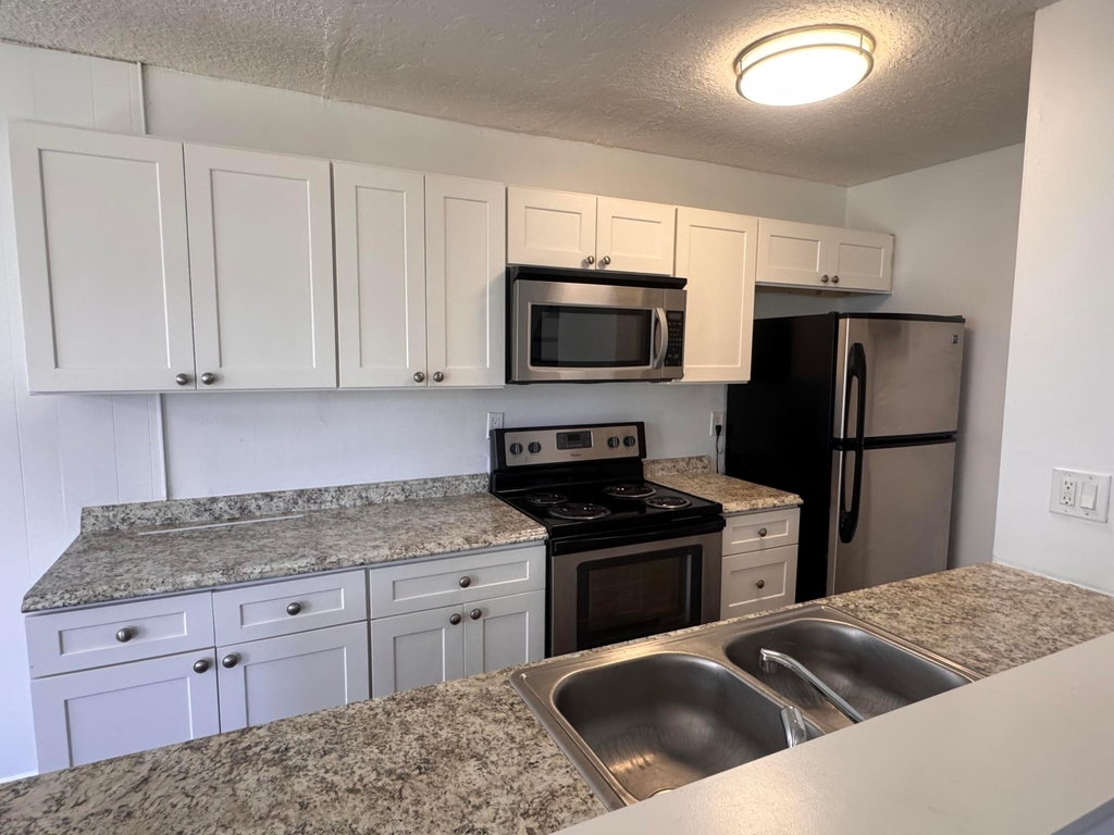 108 E Tiffany Drive - Photo 1
