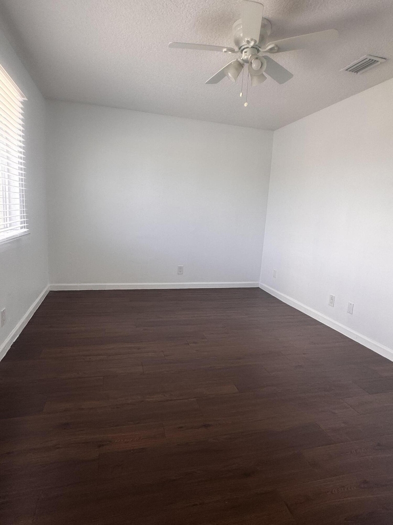 108 E Tiffany Drive - Photo 6