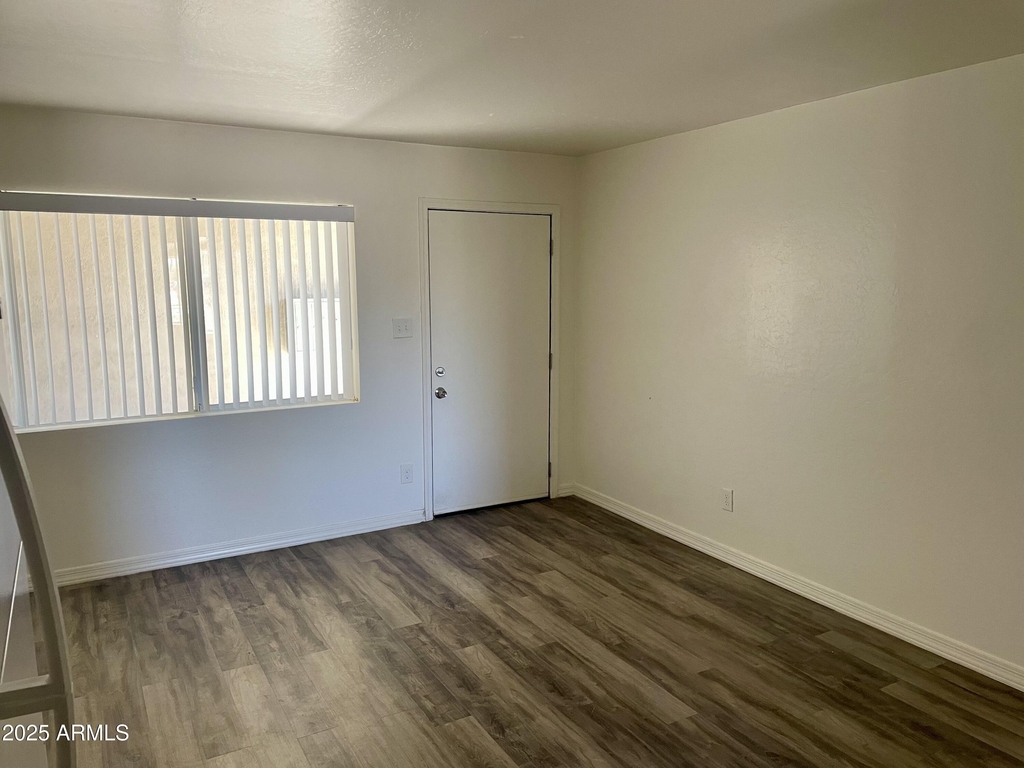 2301 N 28th Street - Photo 2