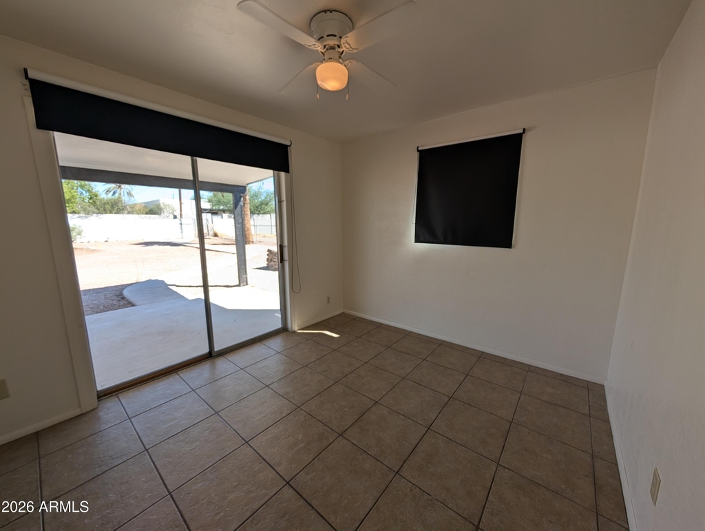 810 W 12th Street - Photo 13