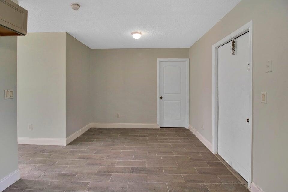 3060 Martin Avenue - Photo 6