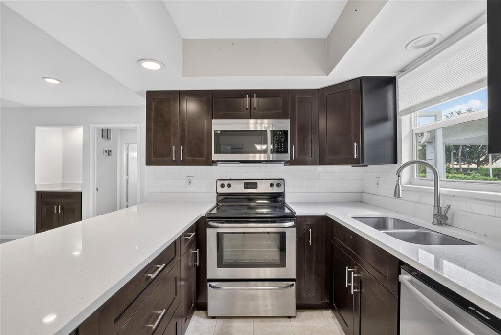 13867 Eastpointe Way - Photo 8