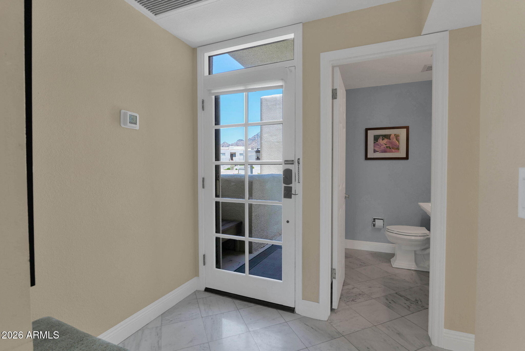 3033 E Rose Lane - Photo 2