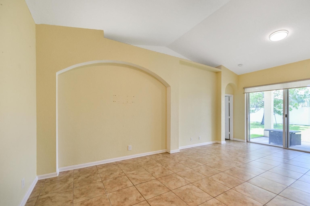 5544 Spanish River Road - Photo 3